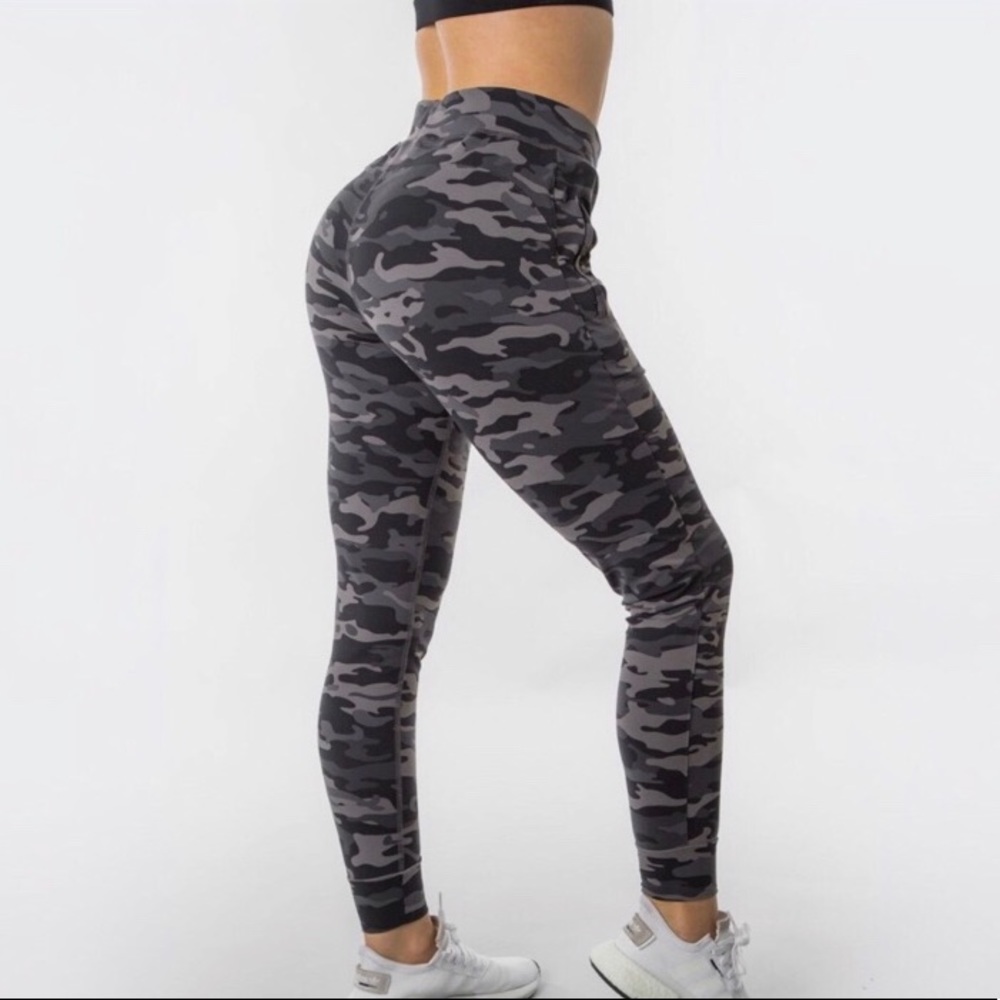 Alphalete Gray Camo Premium Joggers- Size Small